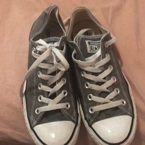 Converse size 9